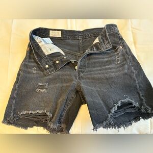Black Levi’s High Waisted Shorts, size w26